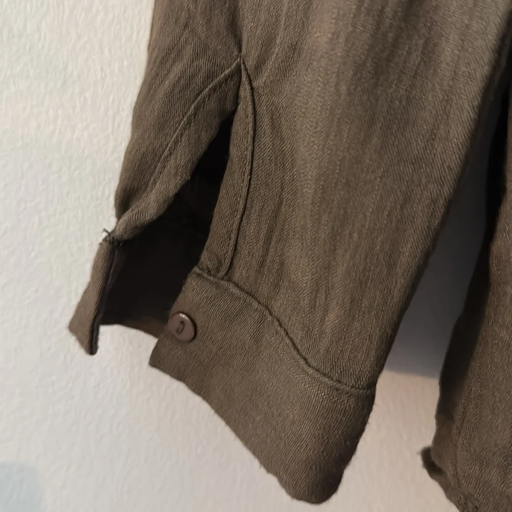 LF women’s olive green button up - Picture 6 of 7
